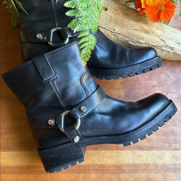 Michael Kors Crosby low Moto boot/black leather harness/polished hardware. Sz 7 - Picture 2 of 11